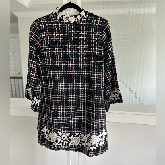 Fanm Mon Plaid Dress with Embroidered Floral Accents - Picture 10 of 10